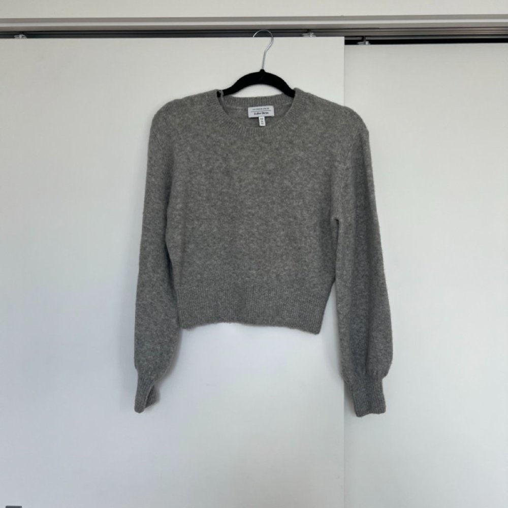 & Other Stories Gray Cropped Sweater, size XS